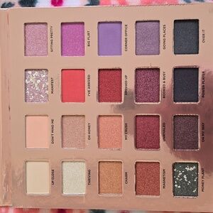 Iconic London- Desk to Dance Eyeshadow Palette